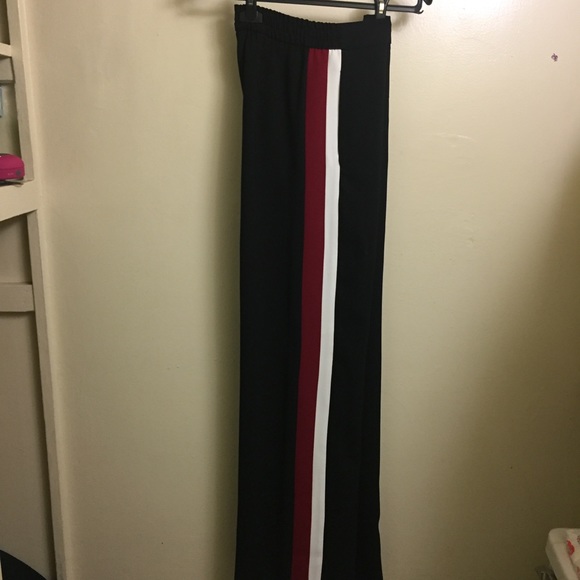 ZARA BLOGGERS FAVBlack w/Red Stripe Trousers - Picture 4 of 8